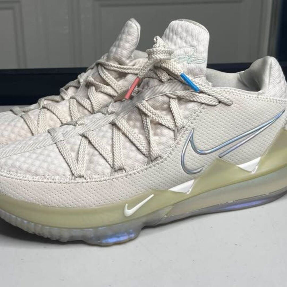 Nike LeBron 17 Low Basketball Shoes men’s 10